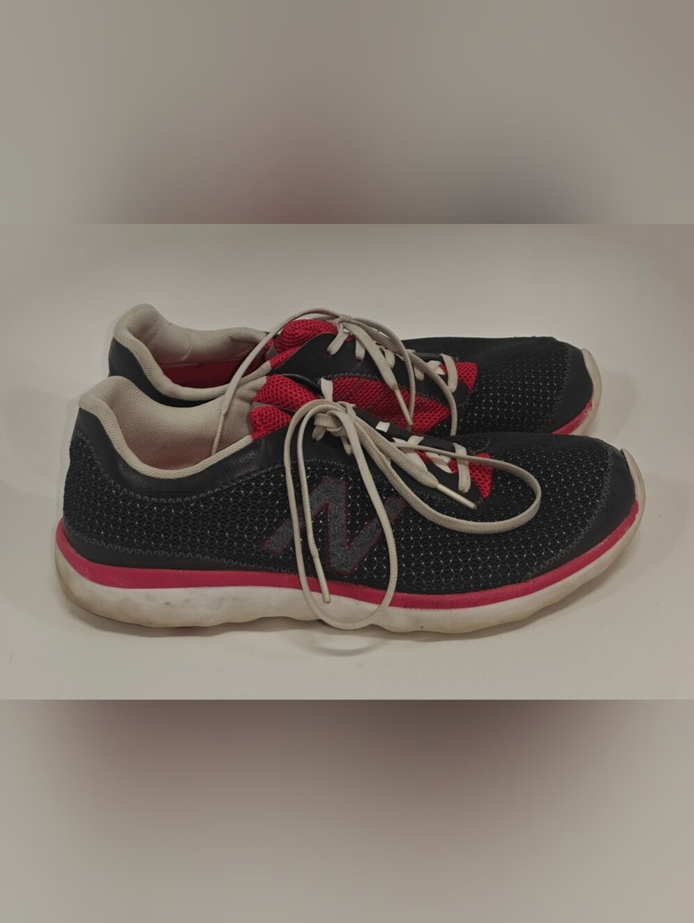 New Balance 695 Women’s Size 10 Gray Running Shoes Athletic Sneakers